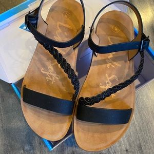 Size 4 link comfort kids Sandle brand new